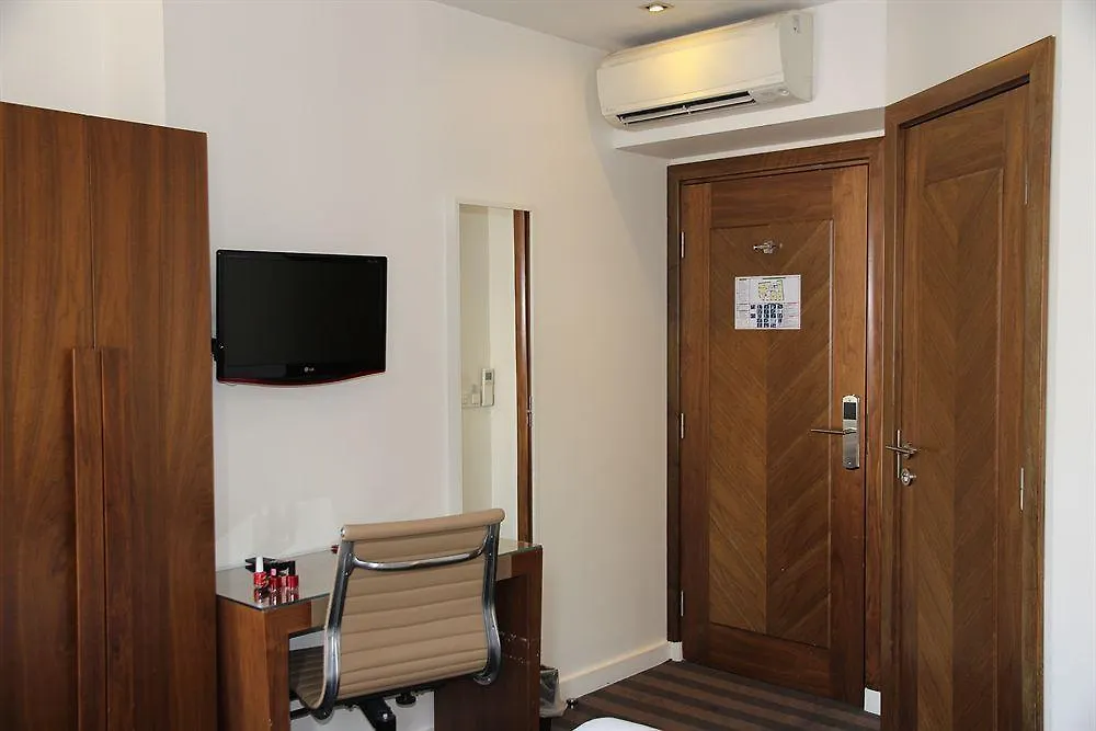 Art Hotel Batignolles Paris